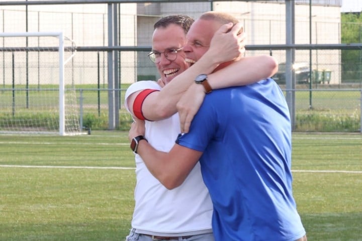 Straks verruilt hij Racing Waregem voor Boezinge, maar Jason Tarras snoept toekomstige club eerst de beker nog af: “Vandaag was het nog ieder voor zich”