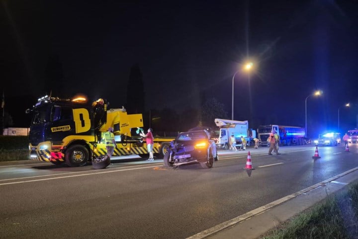 Ringlaan in beide richtingen afgesloten na verkeersongeval