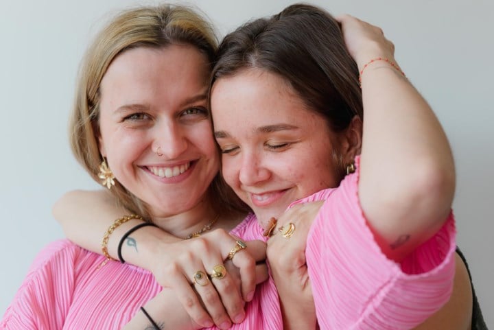 Ine en Marie overwonnen samen anorexia en verwachten nu hun eerste kindje: “Iedereen vond het een vreselijk idee, verliefd worden op iemand met dezelfde ziekte”