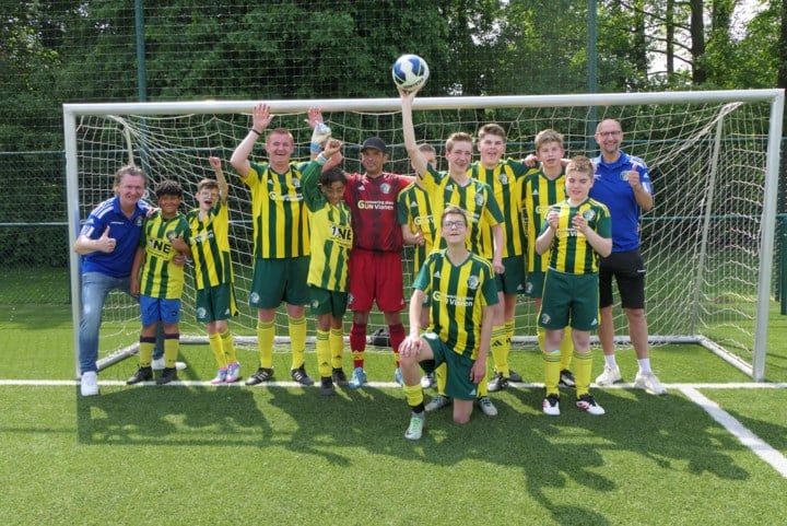 Begonnen omdat ze bij een reguliere club niet terecht konden, nu organiseert vereniging internationaal toernooi voor voetballers ‘met een uitdaging’