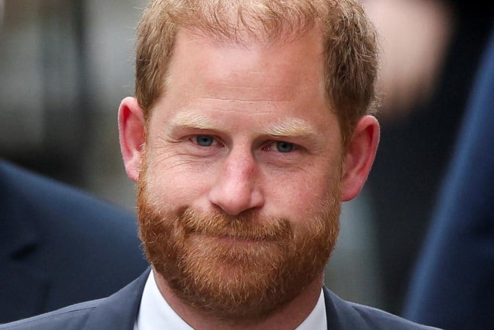 Oeps verkeerd: Prins Harry belt aan bij verkeerde deur op zoek naar het huis van een vriend