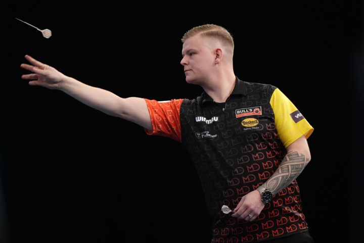 Dubbels nekken Mike De Decker in European Darts Grand Prix