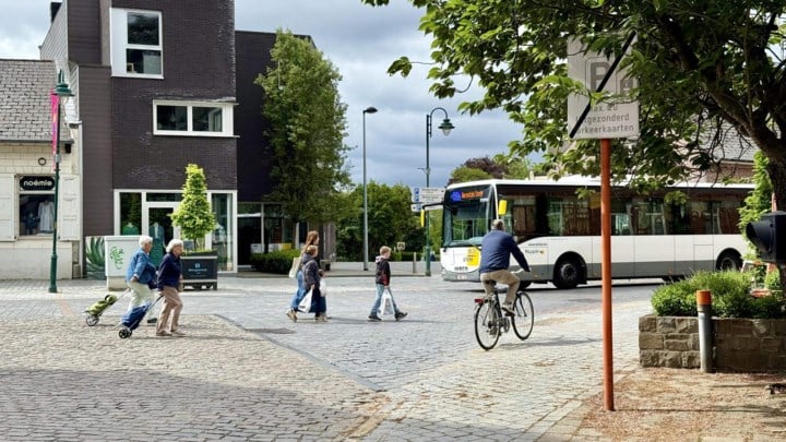 Verkeersveiligheid aan kruispunt Molenstraat-Bergstraat ligt onder vuur