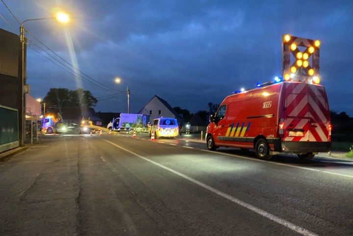 Automobilist speelt rijbewijs kwijt na botsing met lichte vrachtauto