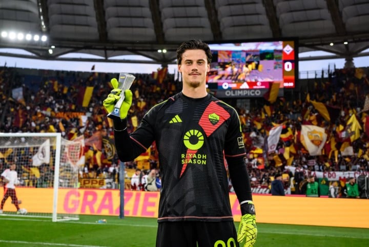 Met dank aan uitblinker Mile Svilar: Roma klopt Fiorentina en is nu al 18 matchen ongeslagen