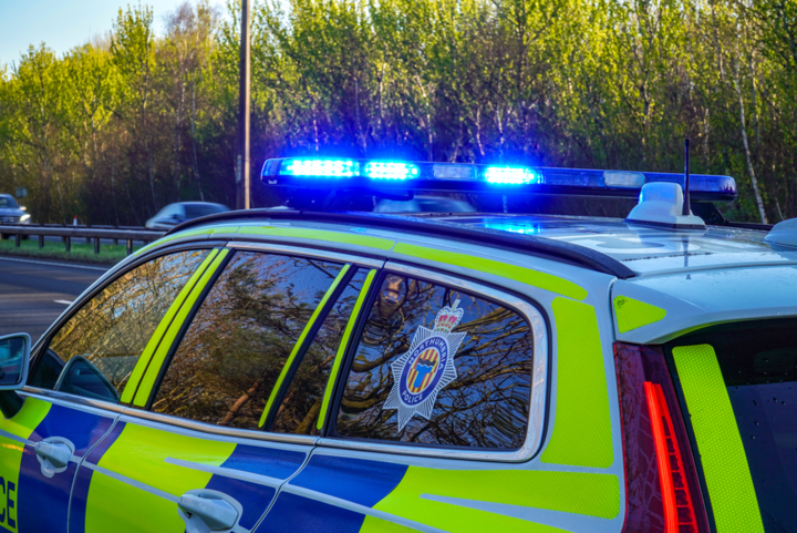Veertien tieners verdacht van onvrijwillige doodslag bij brand in VK vrij op borgtocht