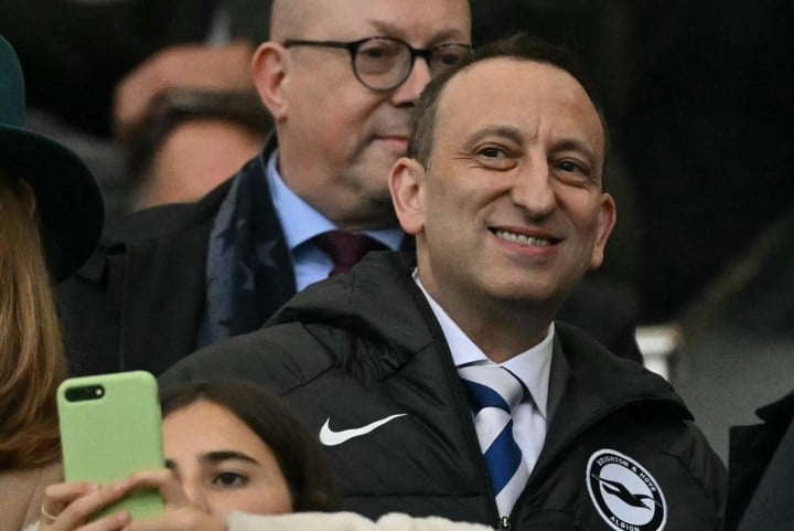 Union-aandeelhouder Tony Bloom wil zich nu ook inkopen bij Schotse Hearts