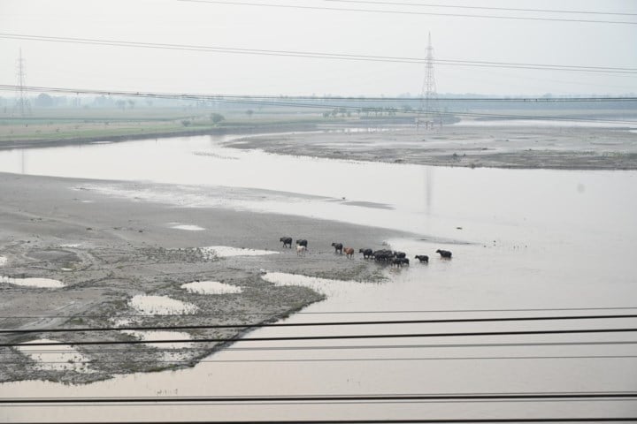 India gaat water afsluiten van rivieren die naar Pakistan stromen