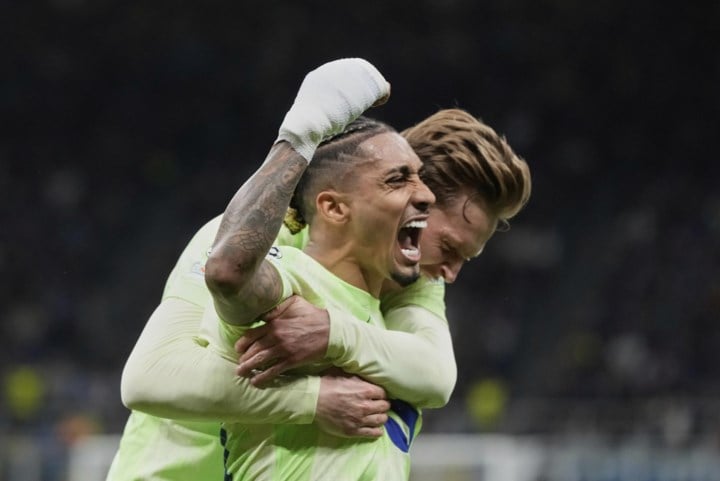 VIDEO. De bijna-remontada in beeld: Barcelona scoorde drie keer in Milaan, maar koopt daar niets mee