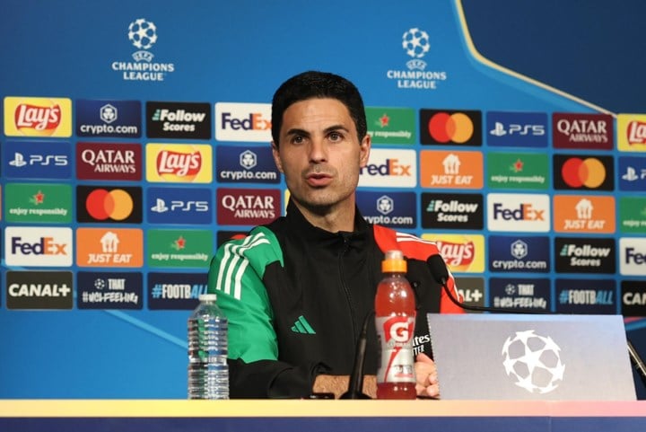 Arsenal-coach Arteta kijkt uit naar return in Parijs: “We zijn hier om geschiedenis te schrijven”