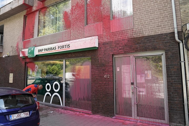 Dreigbrieven aangekomen bij Gentse bankkantoren van BNP Paribas Fortis: “Dit gaat voorbij de grens van protesteren”