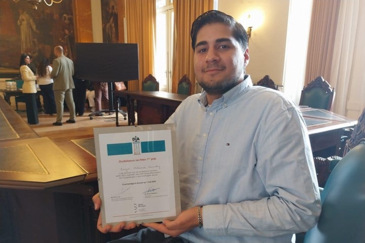 Bugra wint DIApositief-project van Balie Brussel: “Ik wil voorbeeld zijn voor jongeren met migratieachtergrond”