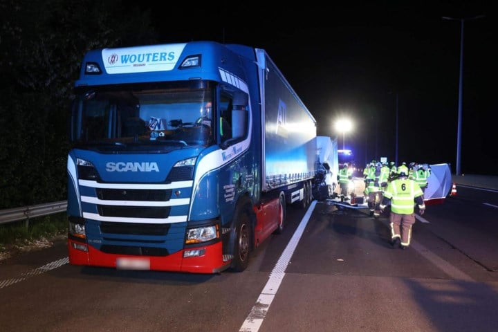 Bestuurder zwaargewond na ongeval op E34 in Oelegem