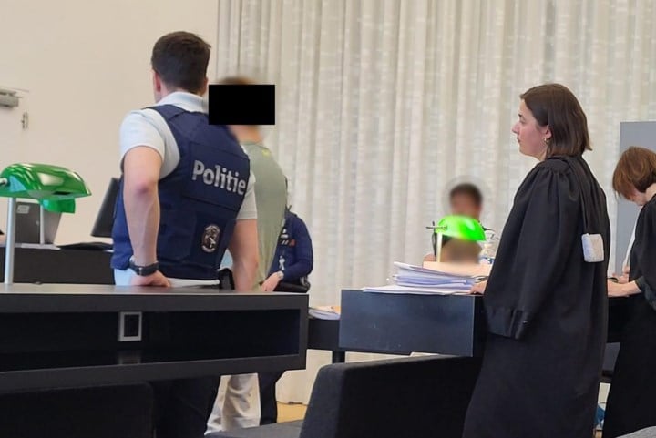 “Politie-uniformen zijn voor hem als een rode lap op een stier”: twintiger krijgt laatste kans van rechter na zoveelste dronken vechtpartij