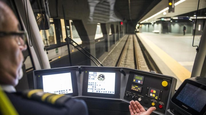 Geen nieuwe trams voor Antwerpen tegen eind 2027: “1,5 keer duurder en pas levering over twee jaar”
