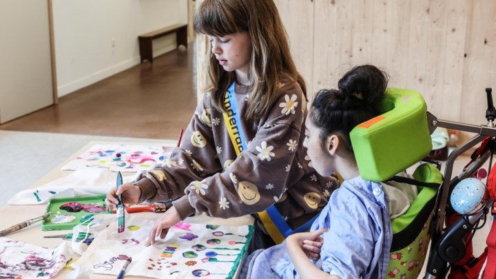 Rolstoeldansen en totebags maken voor kinderen met én zonder beperking: “Leuke en leerrijke dag”