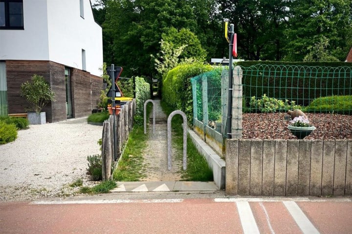 Na dodelijk ongeval met fietser (73): gemeente voorziet op maat gemaakte fietsbeugels om veiligheid te verhogen