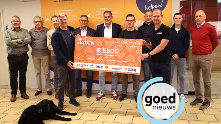 Centrum Blindengeleidehonden krijgt cheque van 5.500 euro voor socialisatie van puppy’s