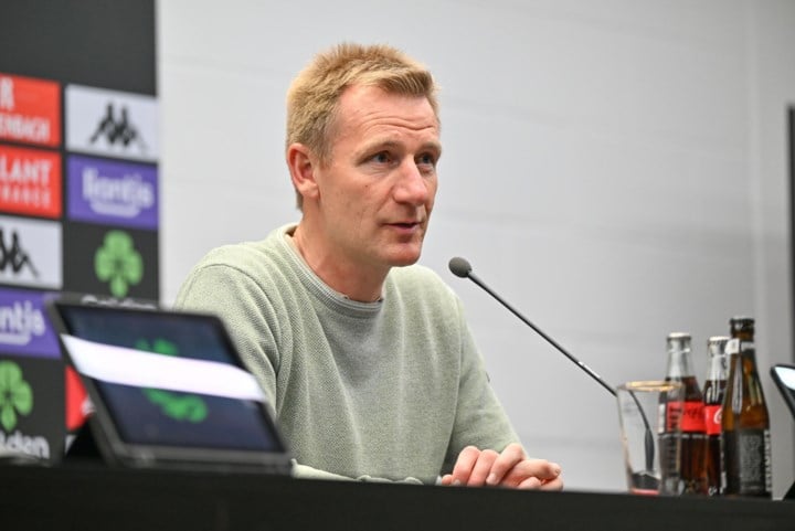 Trainer Jimmy De Wulf laat zijn tanden zien vlak voor weekend van de waarheid voor Cercle Brugge: “Ik ben een deel van het probleem”