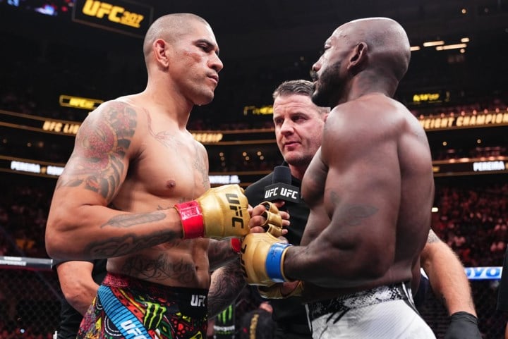 UFC-kampioen Alex Pereira (37) ontkent speculaties over zijn pensioen: “Ik ben gehackt”