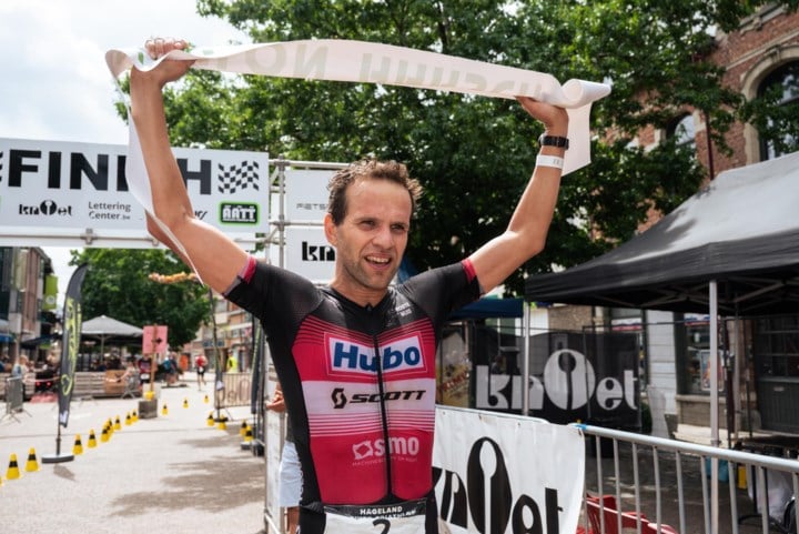 Tom Vander Hoogerstraete hoopt in Halve Triatlon van Lievegem op mooie comeback: “Na negen maanden zonder wedstrijd is het nog wat zoeken”