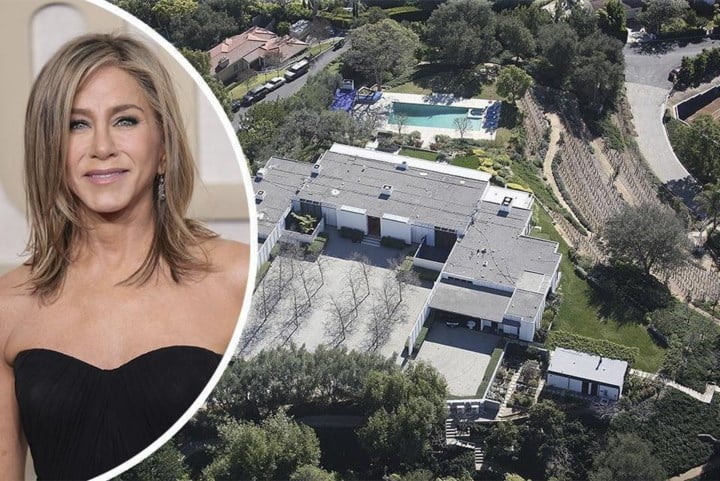 Man die door hek van villa Jennifer Aniston reed, aangeklaagd voor stalking