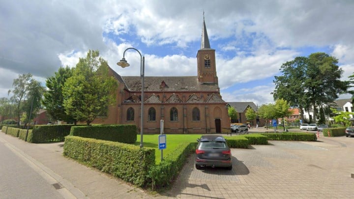 Stad neemt kerk van Larum op in nieuw kerkenplan