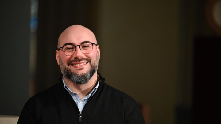Genkse priester Gianluca ontmoette nieuwe paus al twee keer: “Eenvoudige man die altijd lacht”