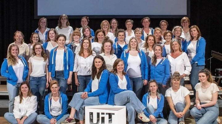 Popkoor Famuse brengt hits songfestival naar Zaal Lux