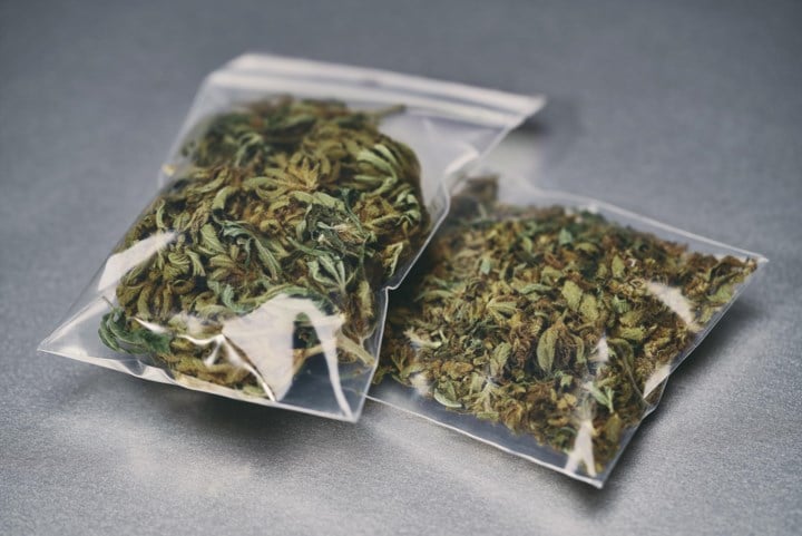 Onverbeterlijke drugscrimineel leidt cannabissmokkel vanuit gevangenis: “Hij is een ondernemer en daar is hij goed in”