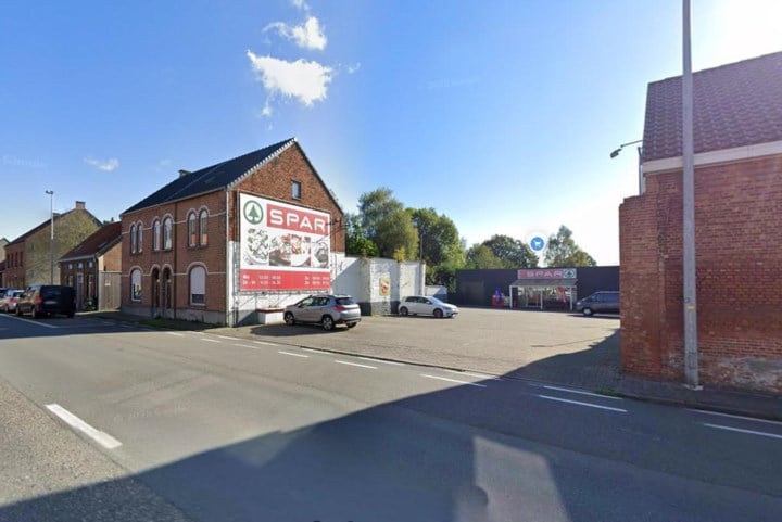 Man in bezit van wapen gearresteerd op parking supermarkt