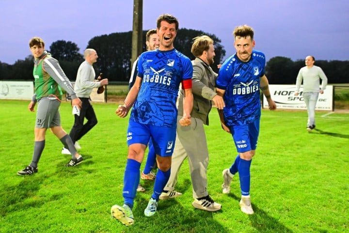 OOST-VLAAMSE VOETBALKALENDER. Alle eindrondewedstrijden van dit weekend in het nationale en provinciale amateurvoetbal