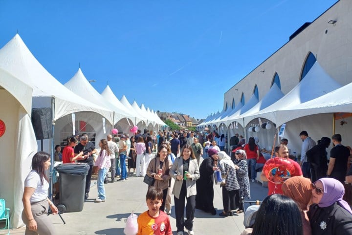 Multicultureel festival krijgt massa volk over de vloer