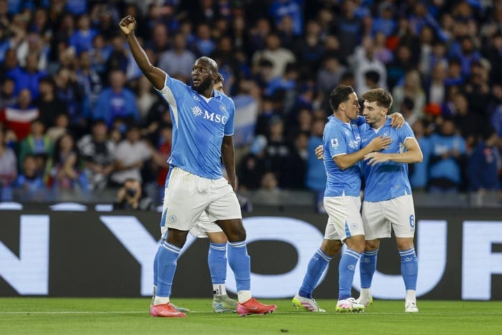 Krijgen we een ultieme ‘testmatch’? Inter sluipt tot op 1 puntje van Napoli in Italiaanse titelstrijd