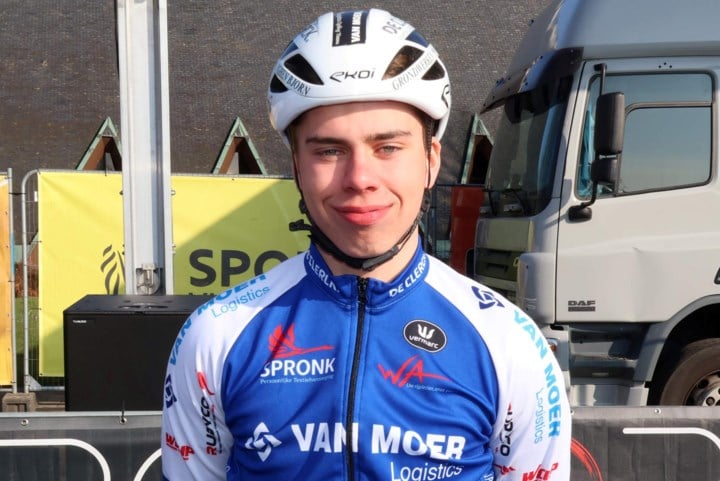BELGISCHE RENNERS IN HET BUITENLAND. Witse Bertels scoort in de Vredeskoers, Vlad Van Mechelen sterk in Tro Bro Leon