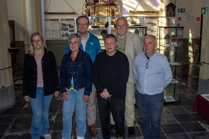 Foto’s in kleur, een film en Ronny’s vitrine vol artefacten: hier herbeleef je mei 1940 op z’n beklijvendst