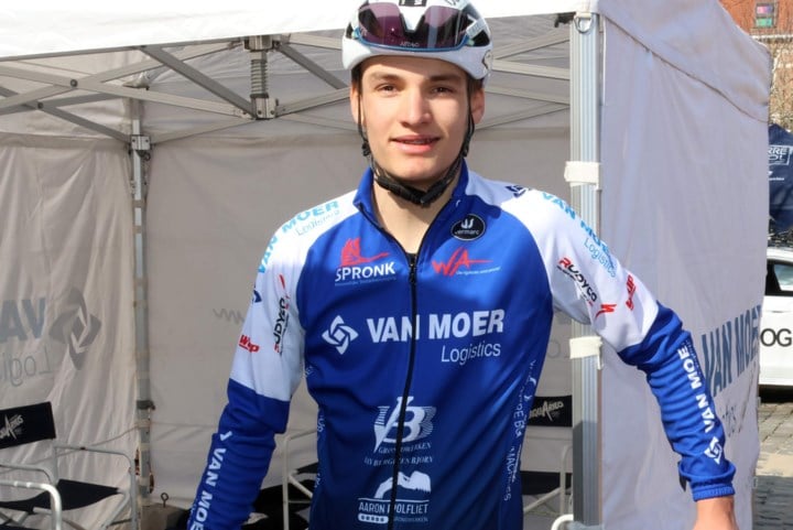 Nieuweling Jules Vydt spurt concurrentie los uit het wiel in Gent-Wevelgem: “Deze zege overtreft al mijn andere triomfen”