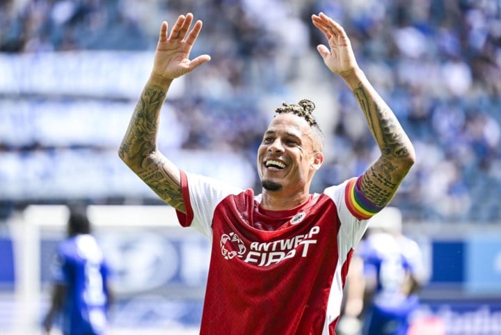 Hoe de vierde (!) aanvoerder Antwerp een grote stap dichter bij Europees voetbal bracht: “Die chip zat er lekker in, hè?”