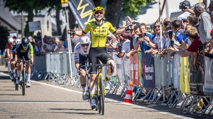 Italiaanse Fidanza vliegt naar zege in Trofee Maarten Wynants: “Ik moest maar 150 meter sprinten dankzij mijn ploeg”