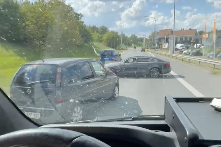 Wegpiraat verspert buitenring R8 in Kuurne