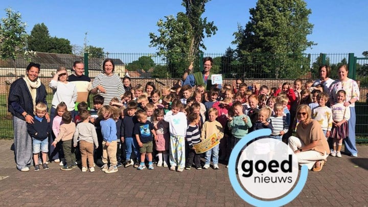 De Kleine Bond en De Amber uit Val-Meer schenken ruim 2.200 euro aan Mediclowns