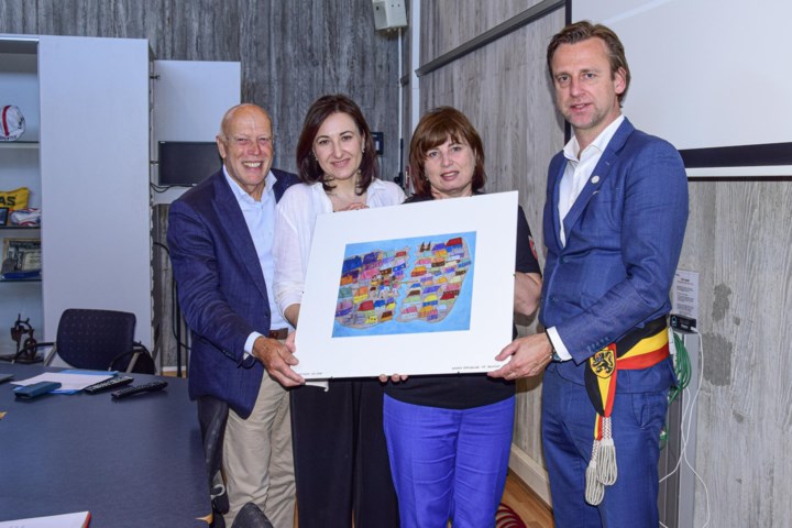 “De impact van de oorlogsgruwel op kinderen is enorm”: Lions Club ontvangt collega’s Lesia (46) en Iryna (47) uit Oekraïne en steunt project