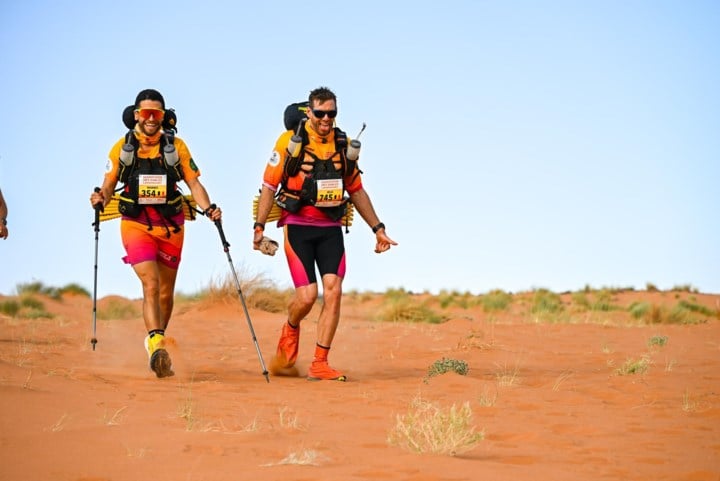 Wannes (33) en Jelle (34) liepen Marathon Des Sables (250 km) doorheen Saharawoestijn uit: “Steeds onze grenzen verleggen”