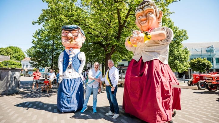 Ontmoeting van reuzen Holle Bolle Gijs en Gerard de filosoof voorbode van fusie?