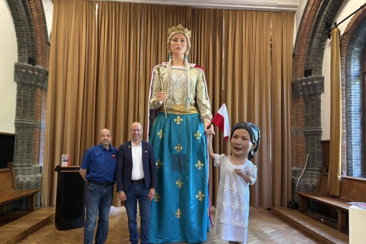 Vijfde editie ReuzeLeuven legt focus op vrouwen met doop van negende reus Filipiniana