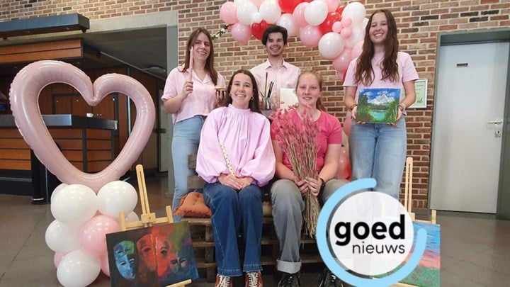 Jongvolwassenen geven hun mama een bijzonder cadeau bij Mamalicious
