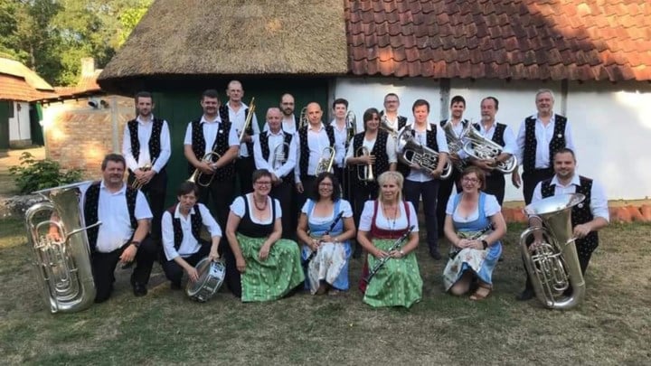 Kemp’ner Musikanten verwelkomen blaaskapellen op festival