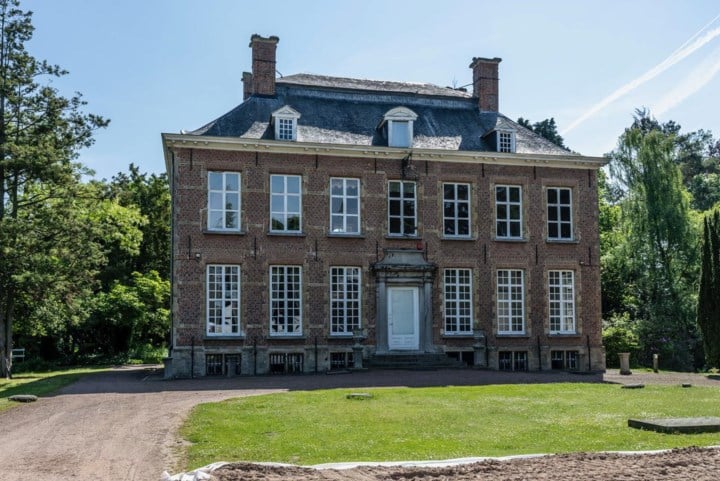 Kasteelpark krijgt nieuwe natuurspeelzone: “Oude speelelementen waren niet meer veilig”