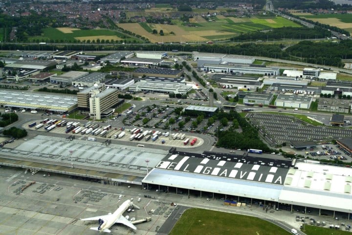 Zwartwerk, uitkeringsfraude en ongeldige badges: grootschalige controle op Brucargo legt tientallen sociale inbreuken bloot