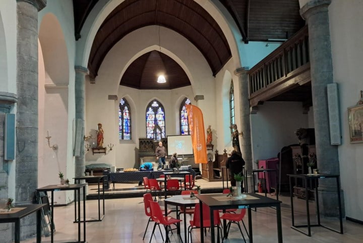 Frisse Baaigemse Sint-Bavokerk zet deuren open voor blokkende studenten